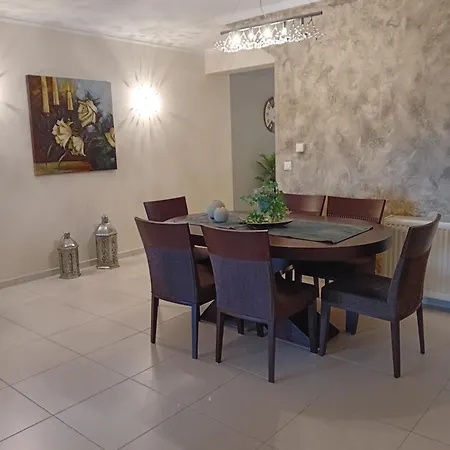 Holiday home Exochis House στο *